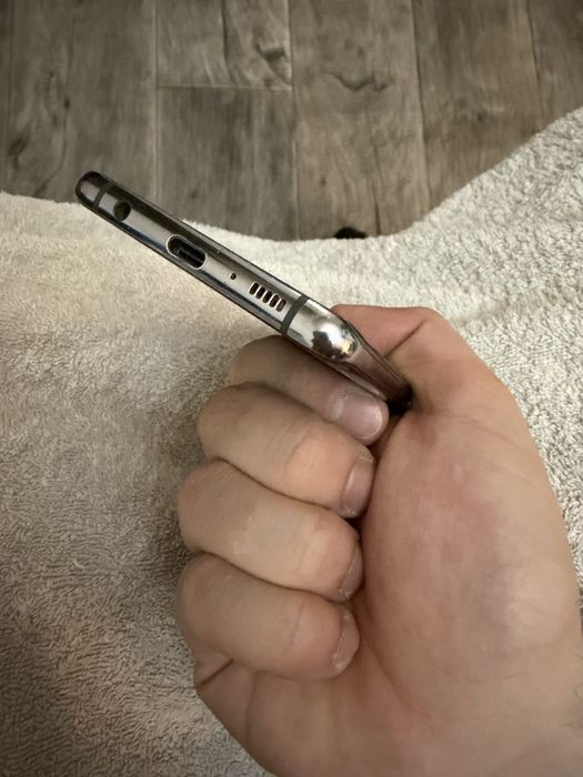 Продается Samsung S 10 + в отличном состоянии