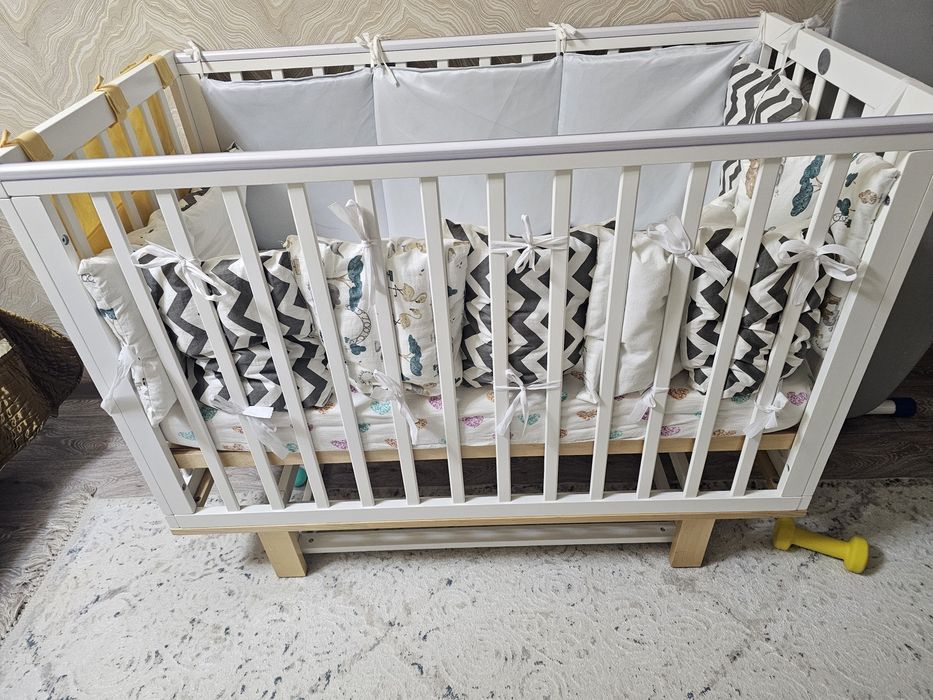 Детская кроватка