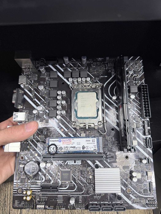 I3-12100 H610 asus  Ddr4 16/3200 kingston orginal Ssd 256gb m2 nvme