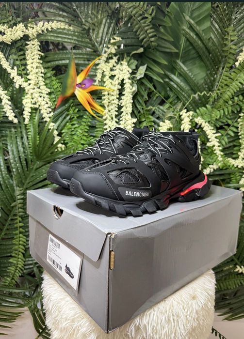 Balenciaga track led