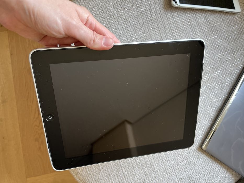 iPad 1-во поколение (A1337, 32GB, Wi-Fi + 3G)