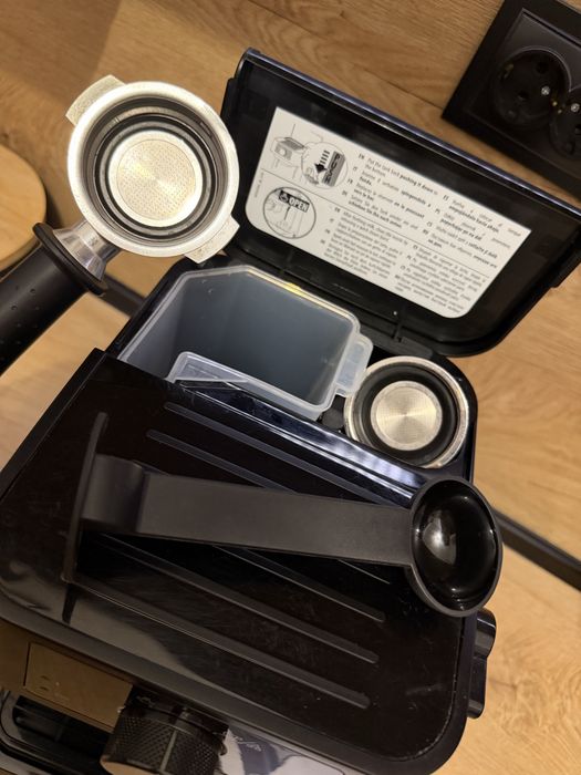 Кафемашина Delonghi EC235.BK с гаранция до 12.2026 г.