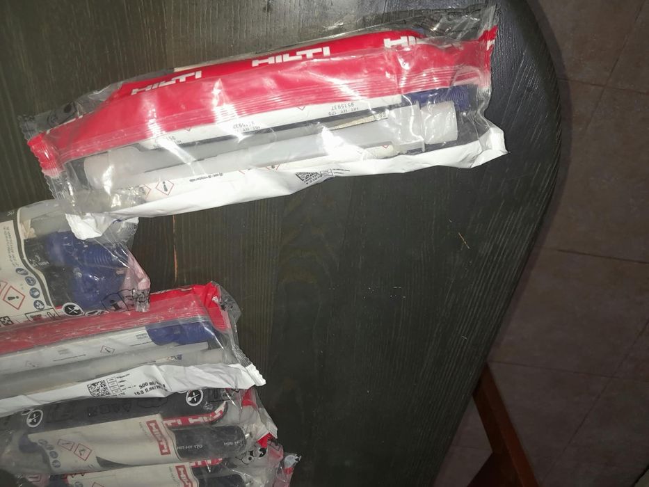 Vând ancoră chimică de la hilti