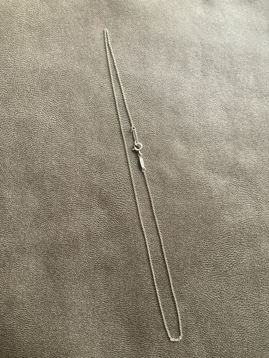 colier original Tiffany & Co., din colecția semnată de Elsa Peretti.