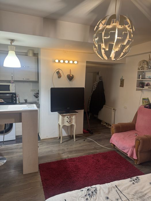 Vand garsoniera pitesti alea teilor(0770466803)