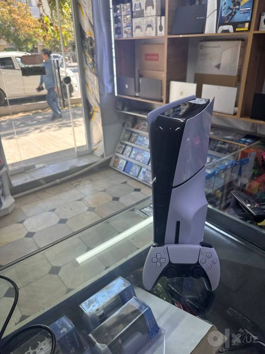 Пррдается playstation 5 slim с дисководрм азлом внрсия 1240