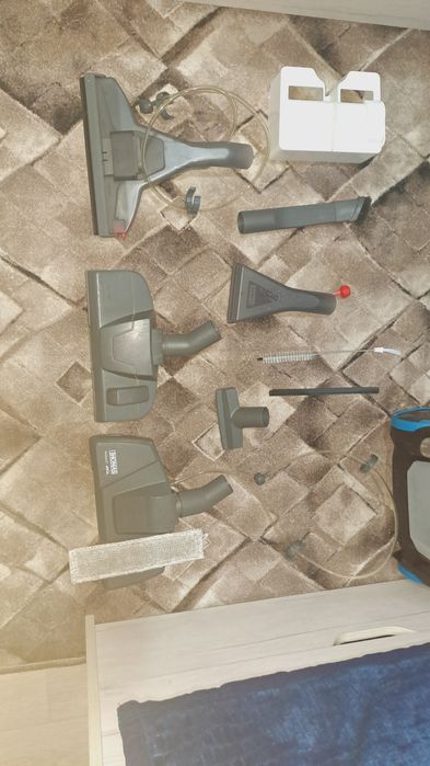 Продам моющий пылесос.