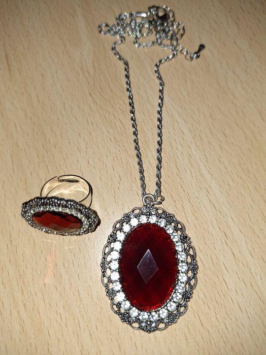 Колие и пръстен AVON