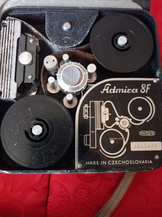 Camera 8mm cu film inclus ClujNapoca • OLX.ro