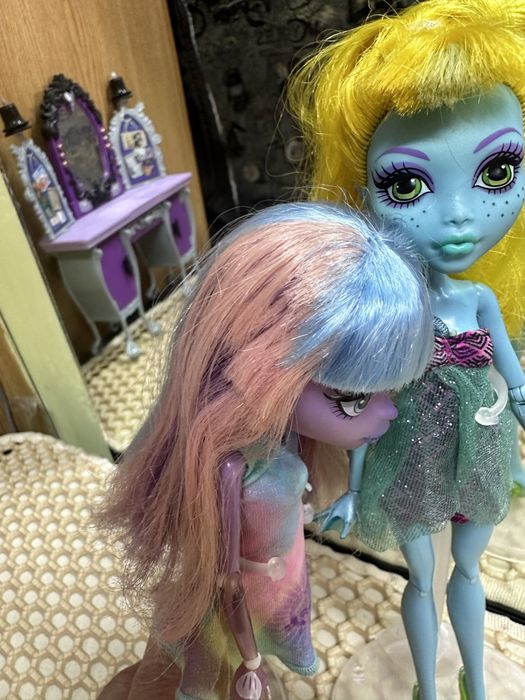 Продам кукол монстр хай!