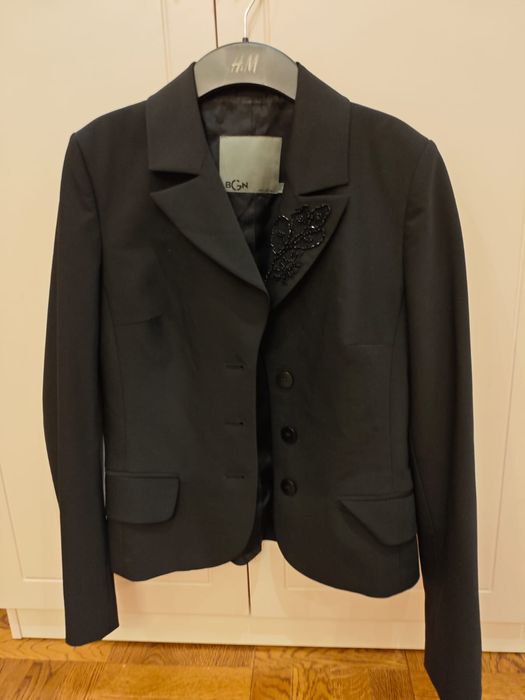 Стильный черный пиджак