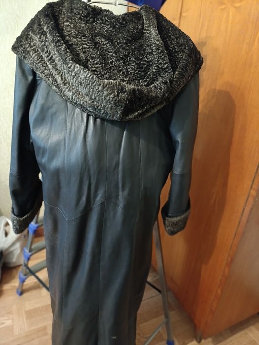 Пальто  из мягкой кожи