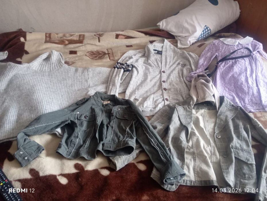 Одежда обувь различная забирайте за шоколадку