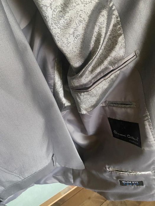 Классический  костюм Giovanni Gilbert