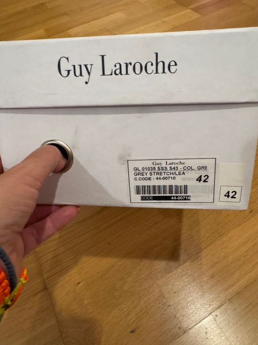 Pantofi Guy Laroche