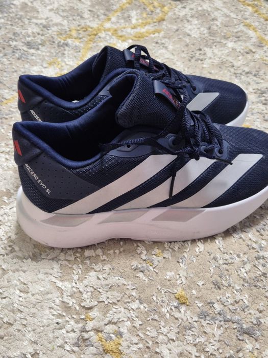 Vand adidasi adidas noi la cutie