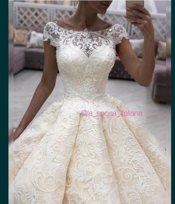 Продам шикарное свадебное платье