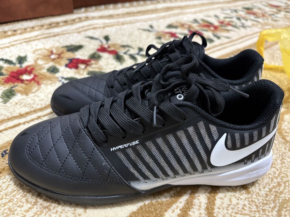 Nike футзал рз 40-41