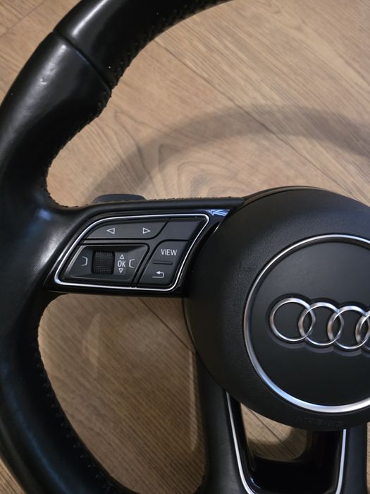 Volanl audi a4 b9 cu padele teșit!