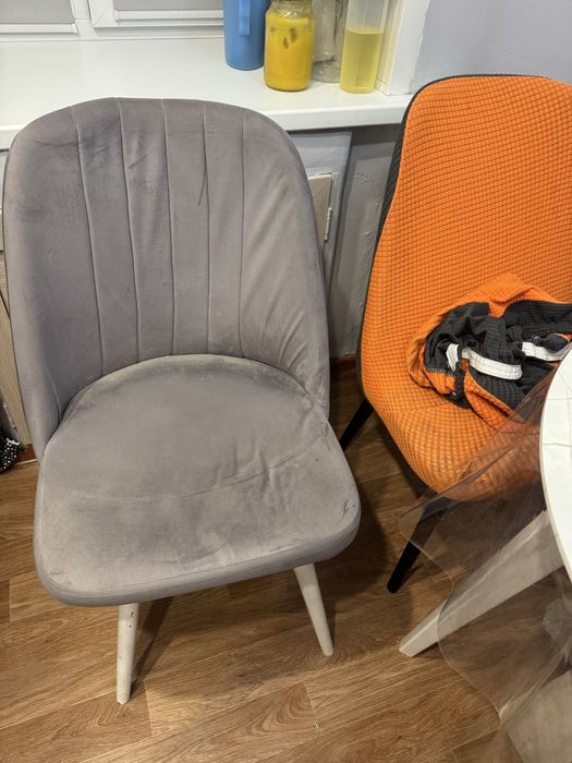 Продам стулья вместе с чехлами