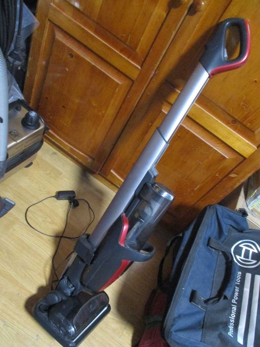 aspirator electrolux cu baterie 36v