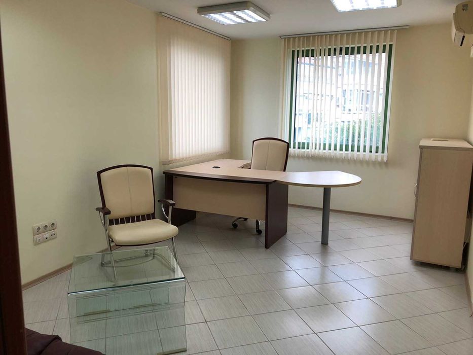 Продава се Офис в Варна, Център - 70 кв.м за 1715 €/кв.м - Снимка #2