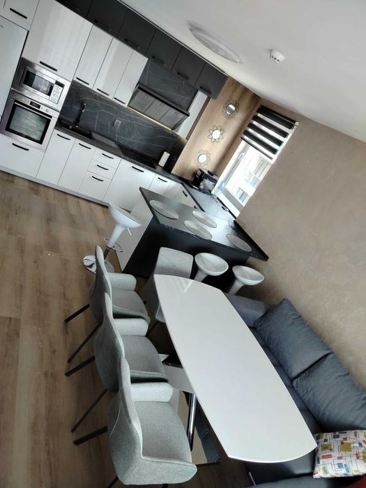 Дава се под наем Тристаен апартамент в Варна, Младост 1 - 100 кв.м за 816 € - Снимка #4