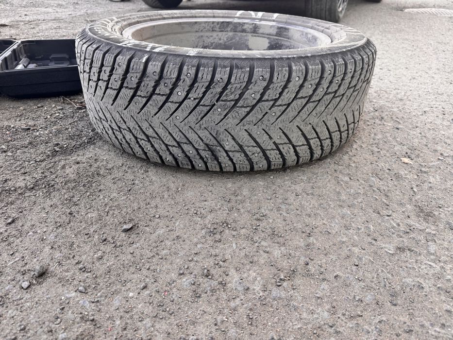 Продаю титанку r18 с шинами