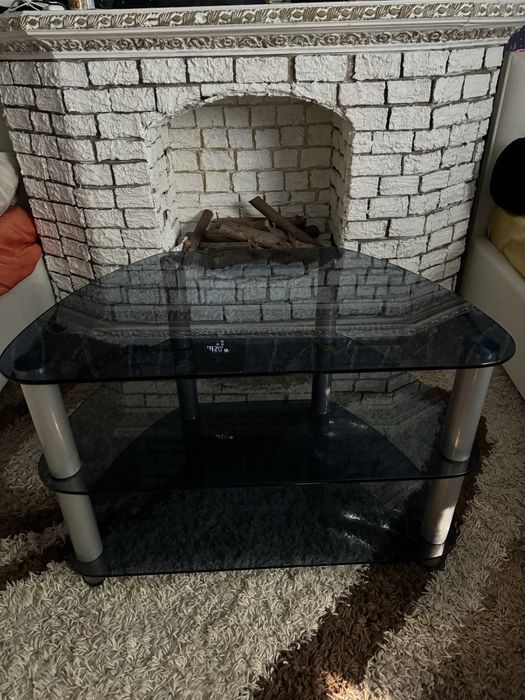 Тумба стеклянная крепкая