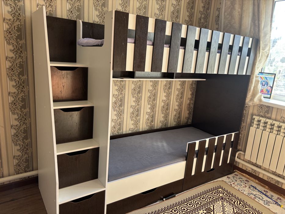 Продам двухярустную кровать