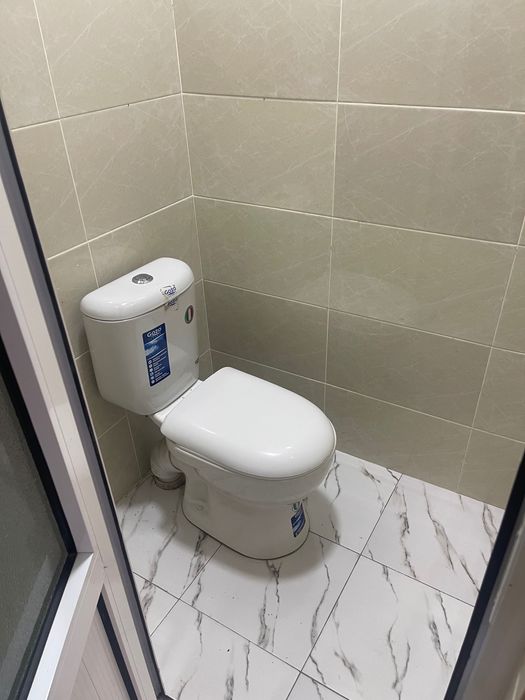 Сдам два этажа : первый и цоколь в центре города 240 кв м