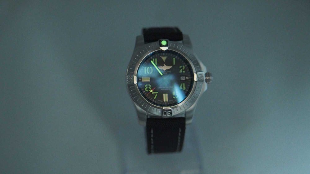 Breitling Avenger 43mm 2824