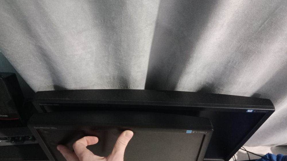 Компьютер с мониторами