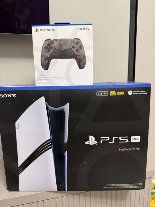 PS5 Pro (Идеал) + 2 джойстика + PS Plus на 10 мес + CoD 6
