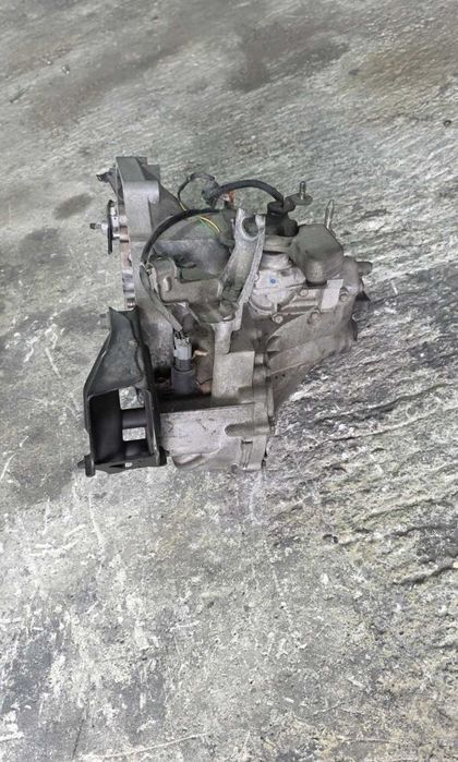 Скоростна кутия за Honda FR-V 1.7i / Хонда ФР-В 2005г.