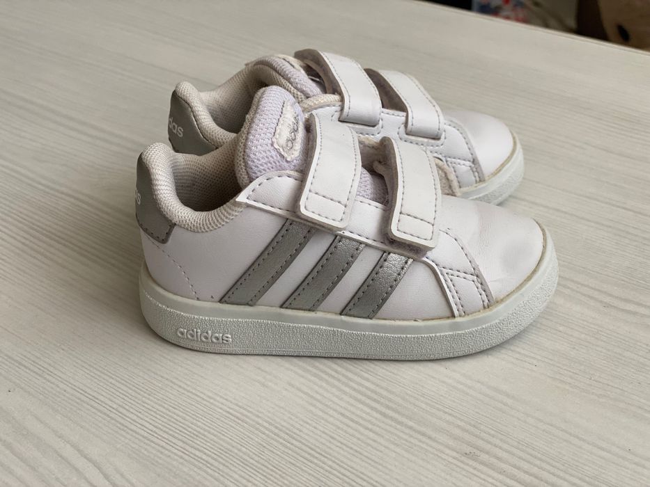 Маратонки адидас 21 номер