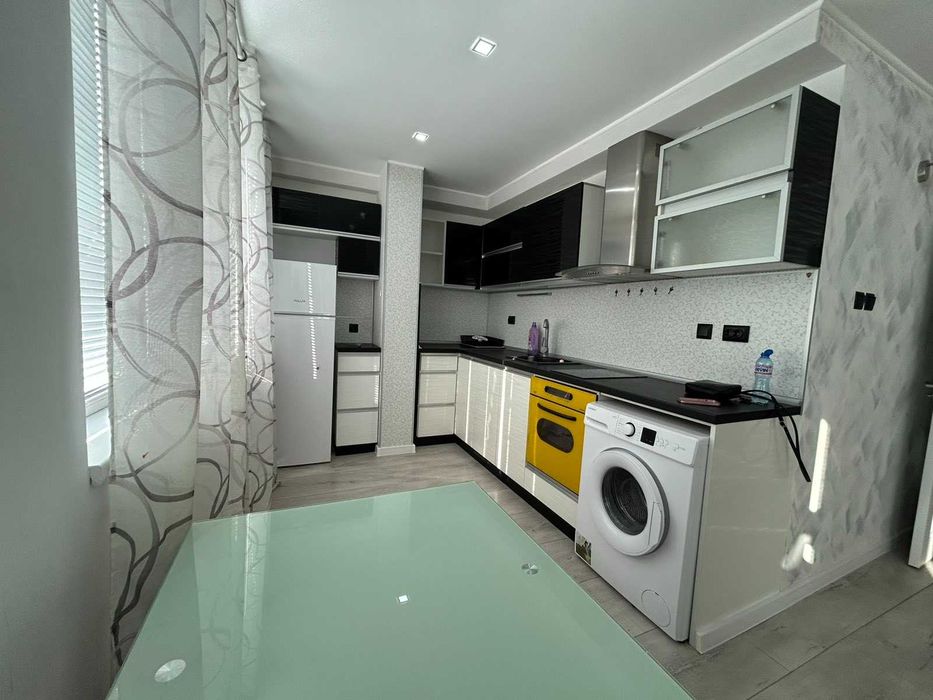 Продава се Тристаен апартамент в Попово - 84 кв.м за 1429 €/кв.м - Снимка #2