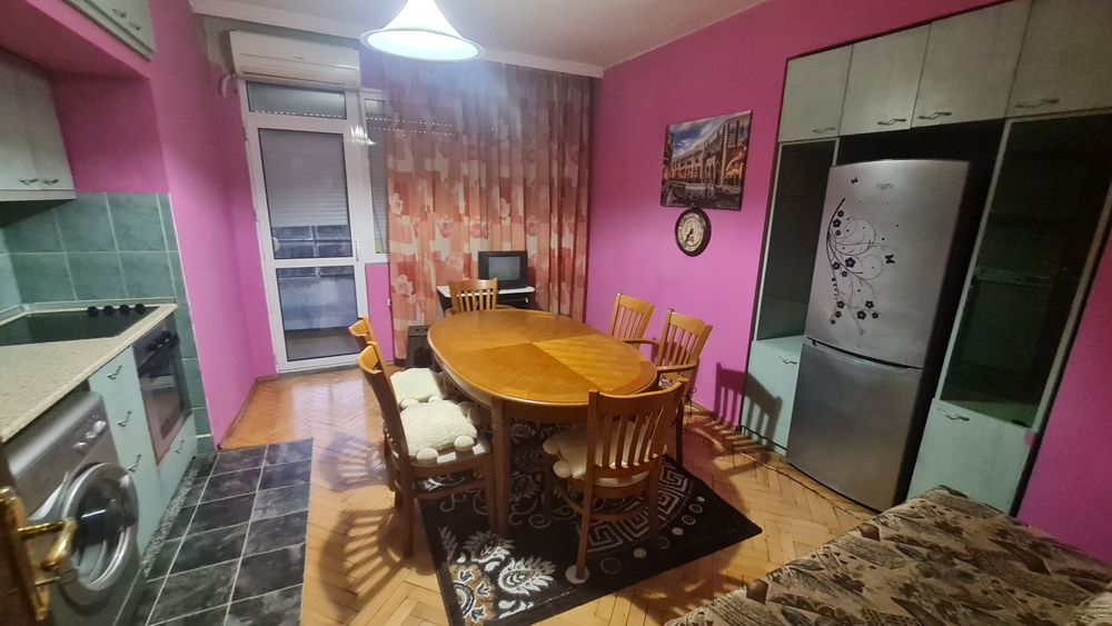 Продава се Четиристаен апартамент в Плевен, Широк център - 107 кв.м за 1402 €/кв.м - Снимка #1