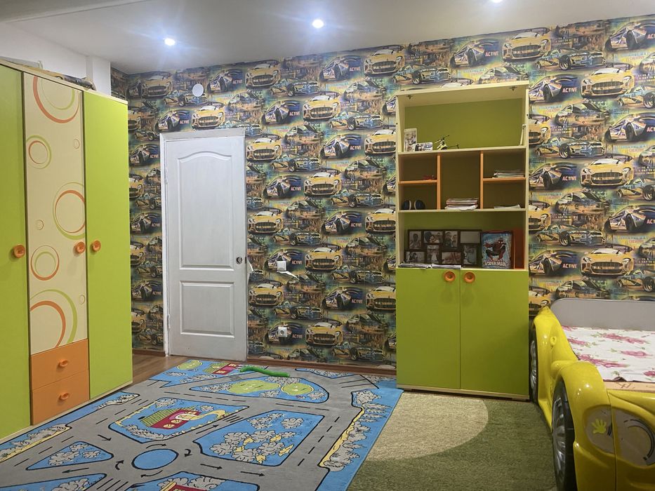 Дом мансардный большой