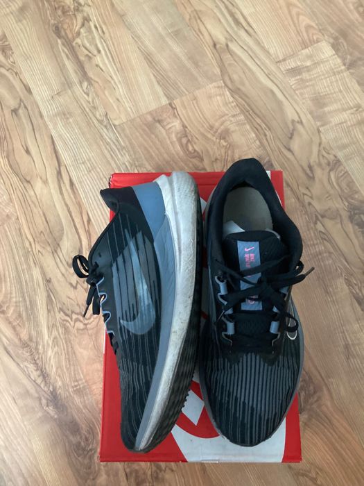 Маратонки Nike 41