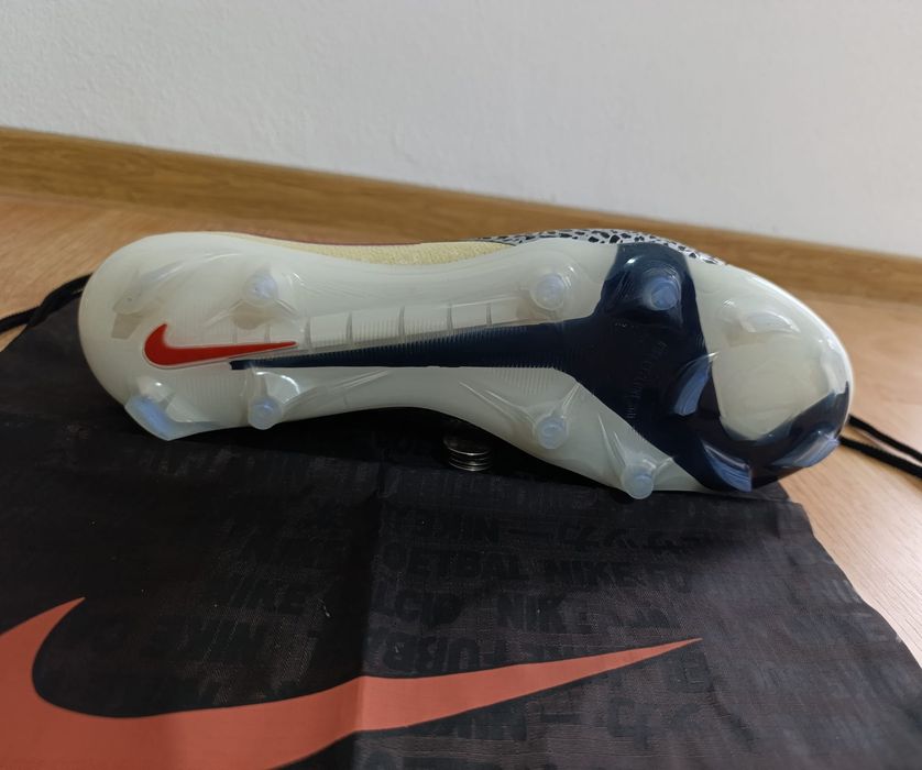 Nike Phantom 6 Low Elite FG