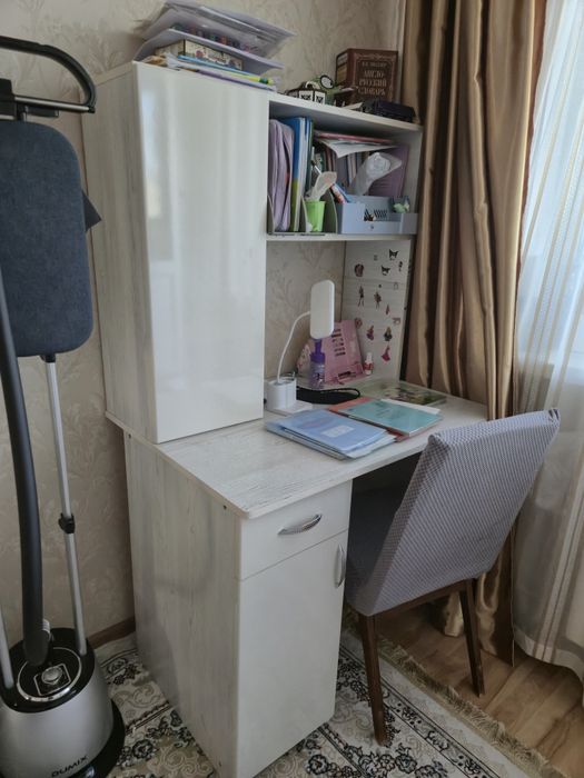 Продам школьный (письменный) стол