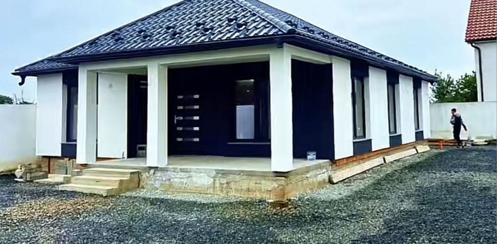 Producator case din panouri sandwich accept variante auto la schimb