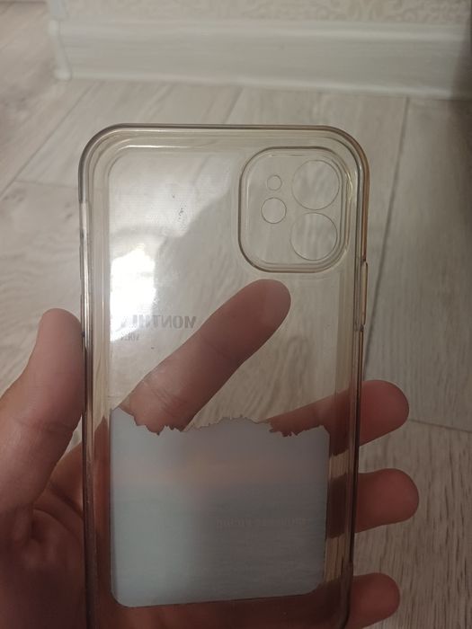 Продам чехлы на айфон 11