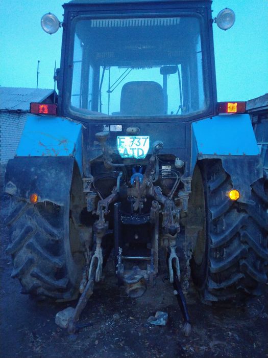 Трактор Беларус 1221