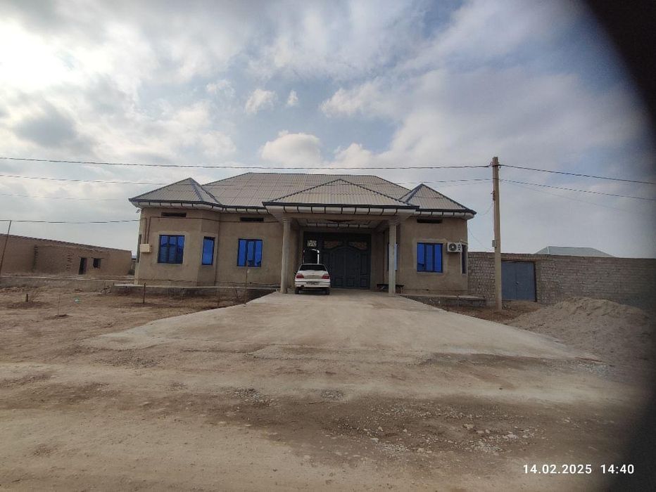 Qarshi shaxar saroy feron mahalla 6 sotix 6 xonali xovli