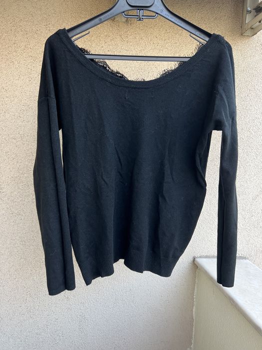 Пуловери различни цветове