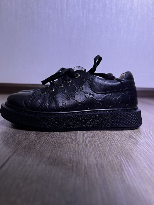 Продам кожаные ботинки на девочкк