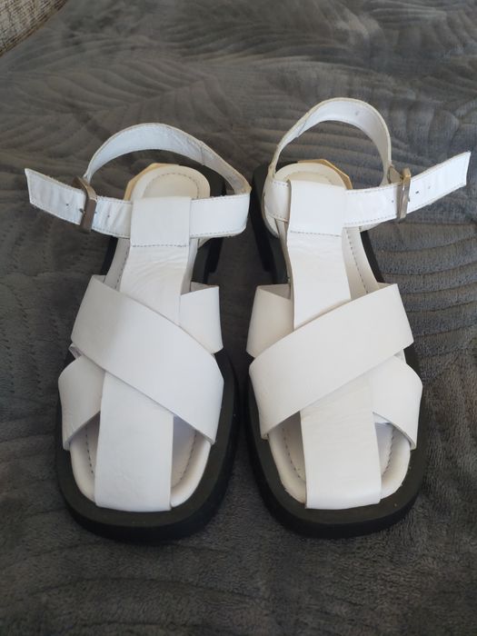 Сандали женские .