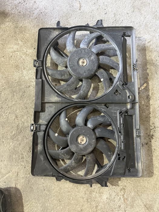Перка радиатор охлаждане Audi A4 B8 A5 8T Q5 8R Valeo 8K0959501G 8K0959455Q 8K0121207L 8K0121207P